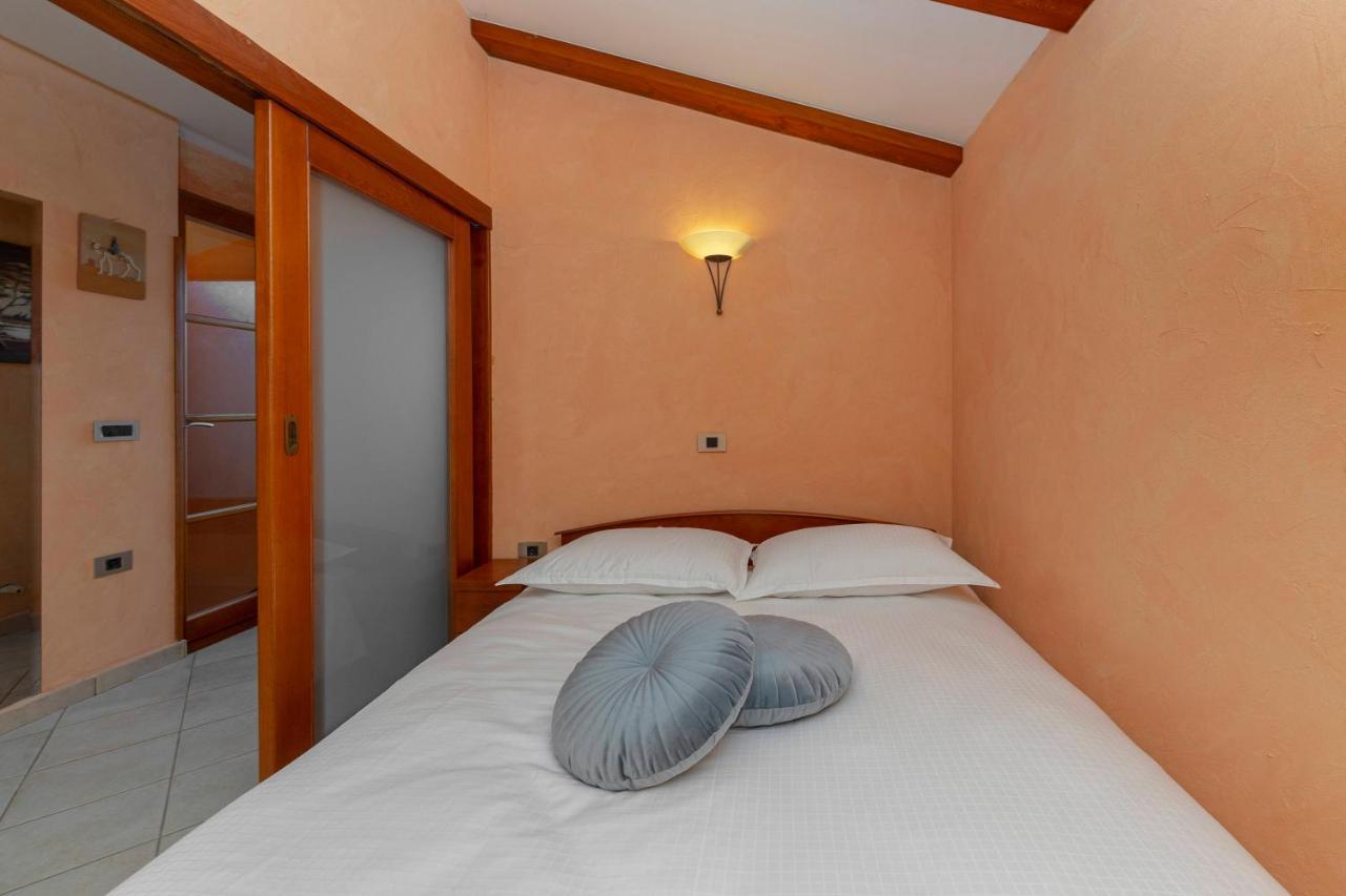 Apartma Koper Pobegi Buitenkant foto