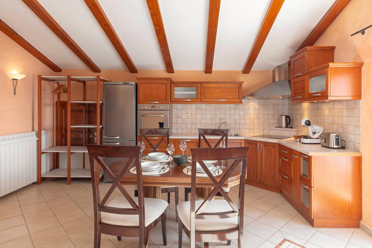 Apartma Koper Pobegi Buitenkant foto