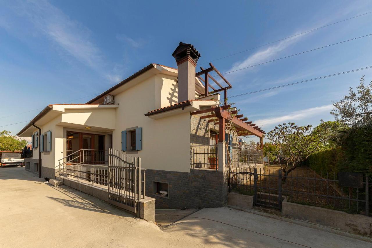 Apartma Koper Pobegi Buitenkant foto