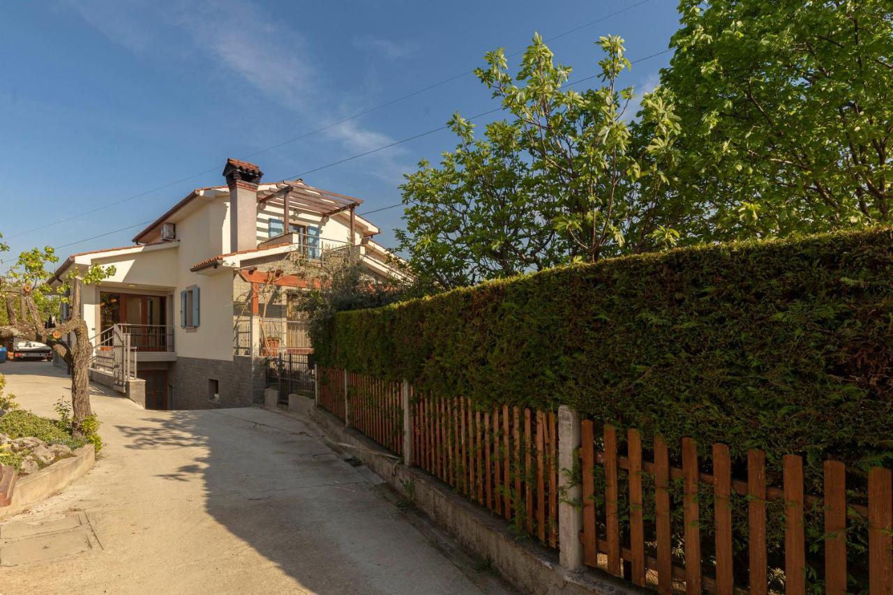 Apartma Koper Pobegi Buitenkant foto