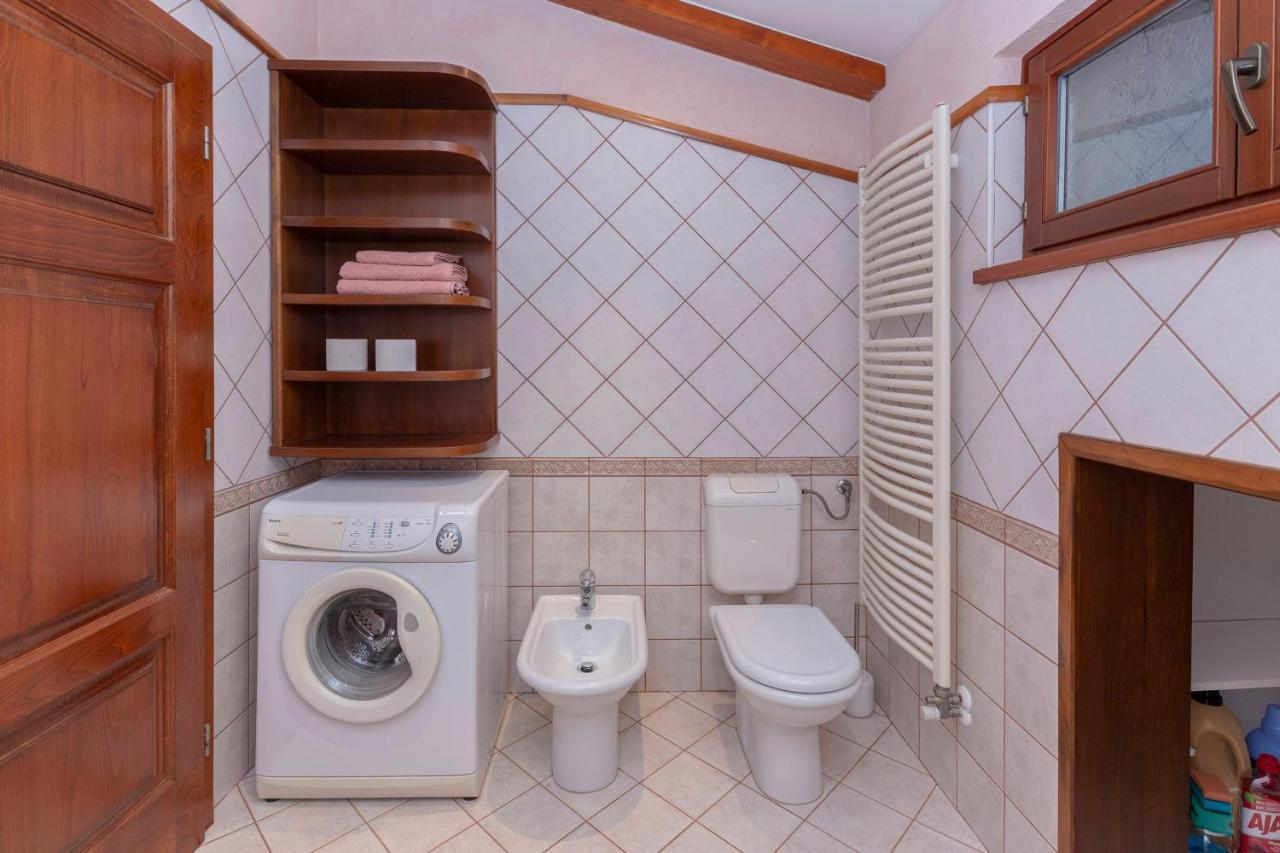 Apartma Koper Pobegi Buitenkant foto