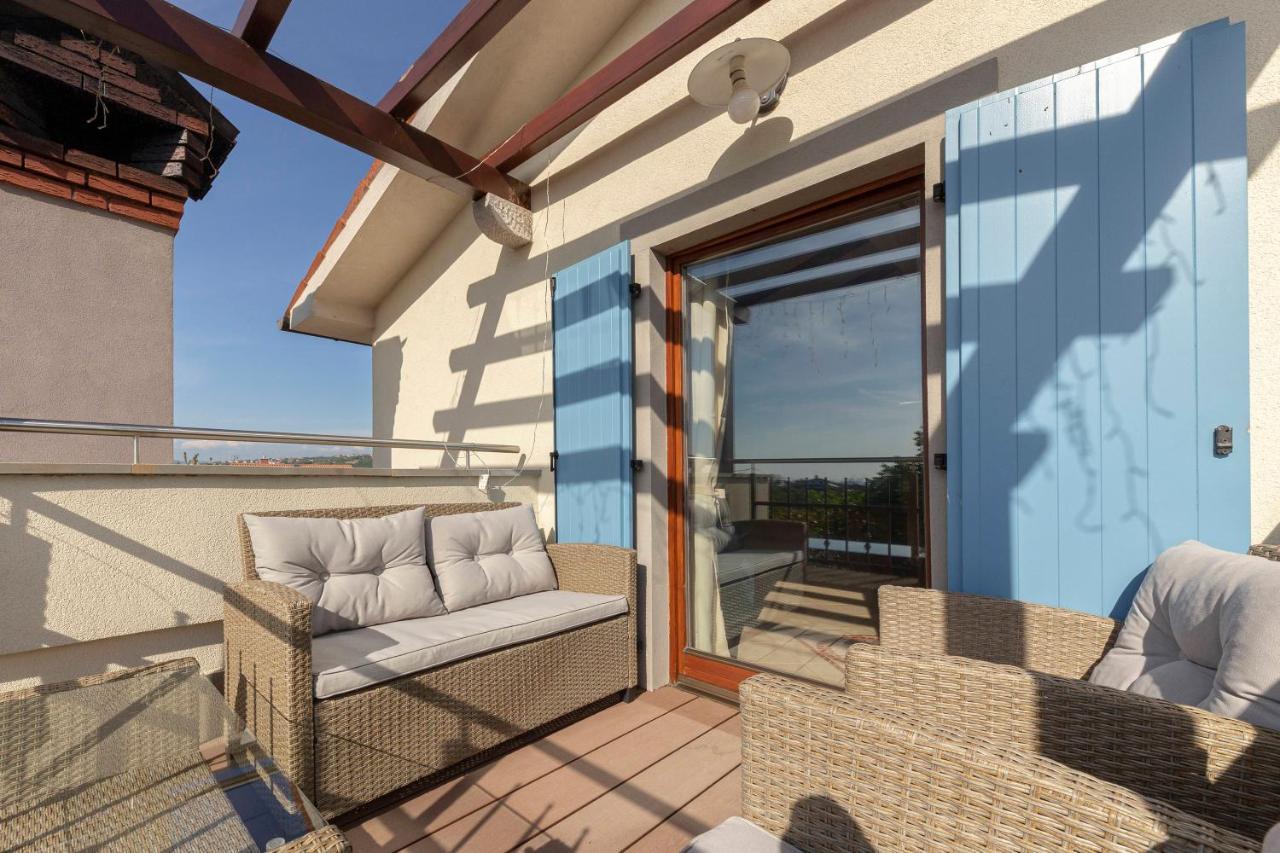 Apartma Koper Pobegi Buitenkant foto