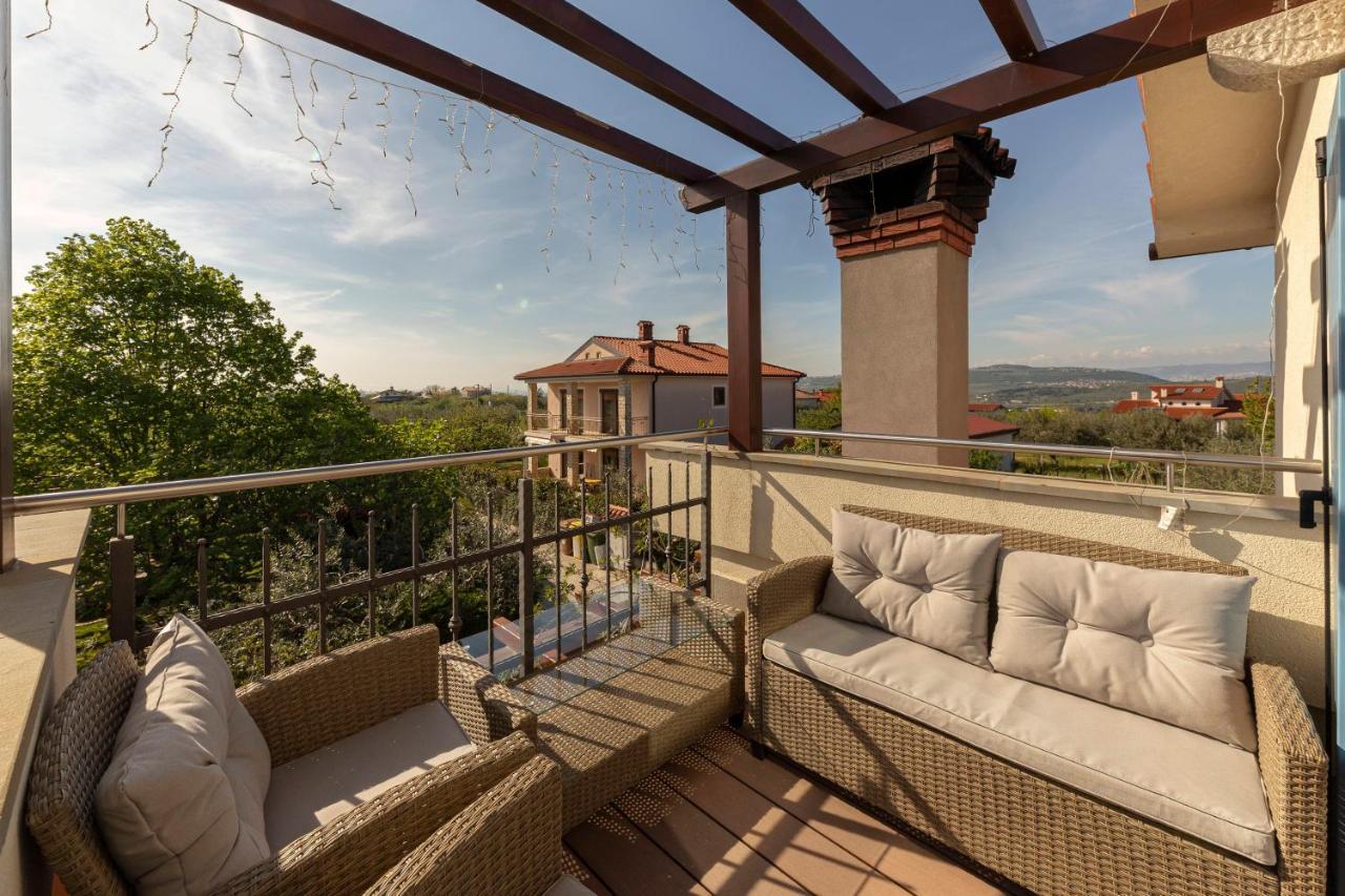 Apartma Koper Pobegi Buitenkant foto